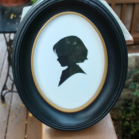 Vintage Silhouette picture in frame - Picture 1 of 4